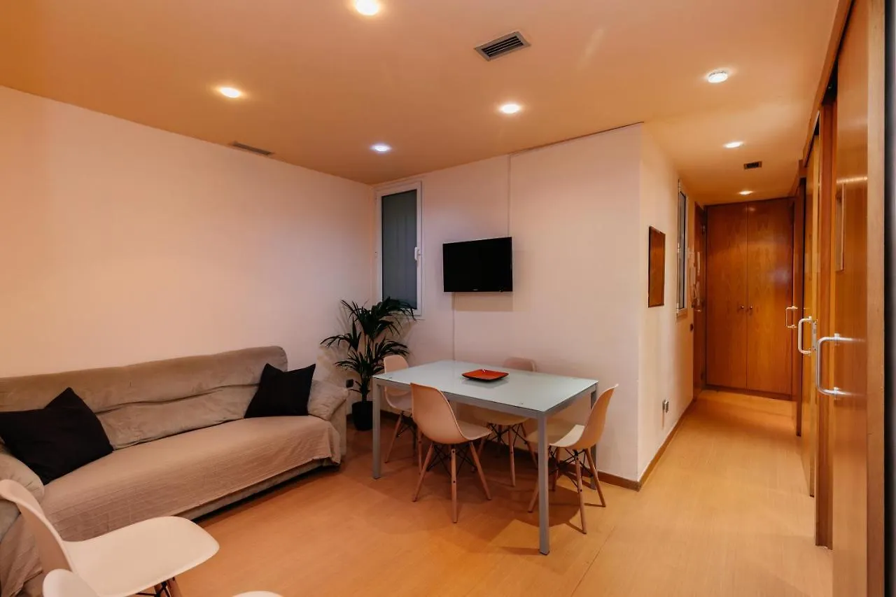 ברצלונה Cozy Apartment Casanova-Eixample ספרד