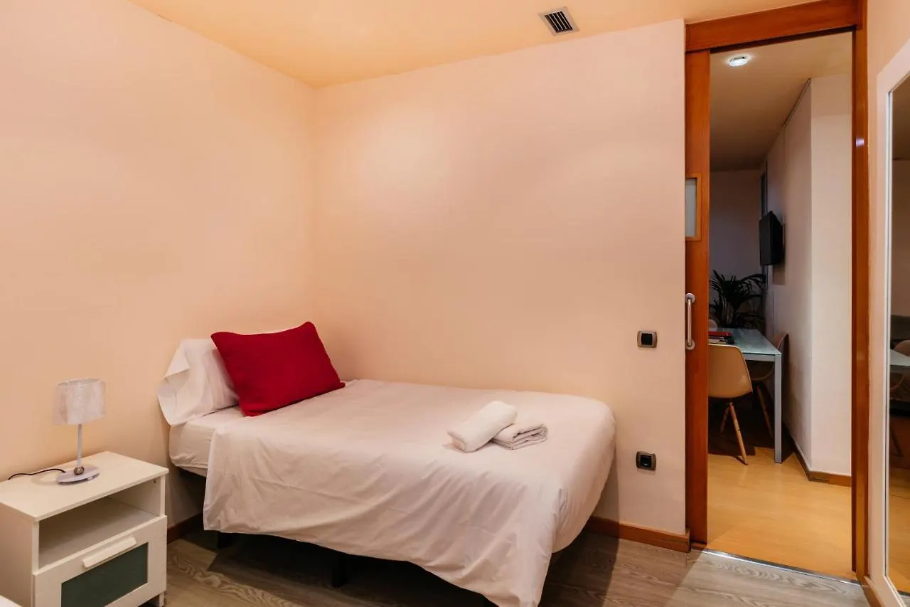 ברצלונה Cozy Apartment Casanova-Eixample 0*,