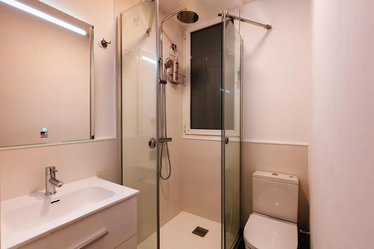 ברצלונה Cozy Apartment Casanova-Eixample ספרד